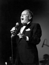 Frank SINATRA, at a performance