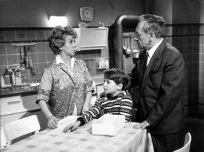 Inge MEYSEL in a film scene from 'The Incorrigibles'