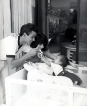 Horst BUCHHOLZ and Myriam BRU with their son, 1962