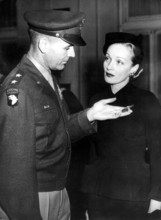Marlene DIETRICH receives the 'Medal of Freedom'