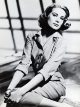 Grace KELLY, posing, 1955