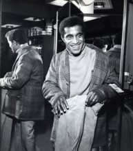 Sammy DAVIS Jr, buying pants