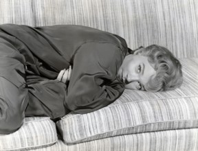 Shirley MacLAINE , resting
