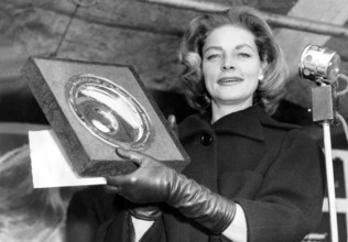 Lauren BACALL, Hemel Hemstead 1959