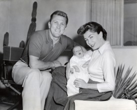 Kirk DOUGLAS with wife Anne BUYDENS and son Peter Vincent, 1956
