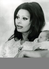 Sophia LOREN and son Eduardo, Geneva 1973