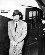 Errol FLYNN at a police station, New York 1948
