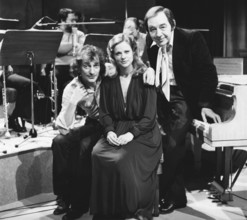 Marianne MENDT with godchild Ludwig HIRSCH and Paul KUHN in 'Godchildren', 1979