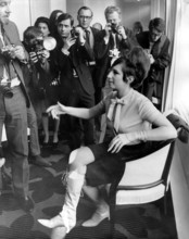 Barbra STREISAND with reporters 1966