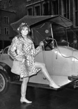 Raquel WELCH in Berlin 1967