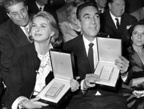 Ingrid BERGMAN and Anthony QUINN with distinction in 1963