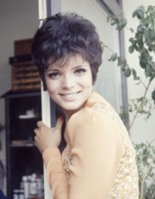Uschi GLAS, portrait