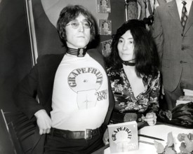 John LENNON and Yoko ONO at the book premiere of 'Grapefruit' in 1971