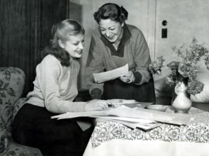 Hildegard KNEF and her manager