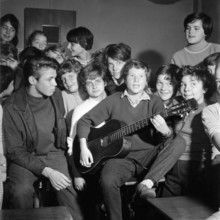 Peter KRAUS visits school class