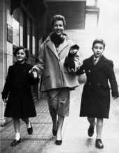 Helen CORDET with her children Louise and Max, London 1952