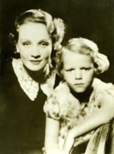 Marlene DIETRICH with her daughter Maria, 1931