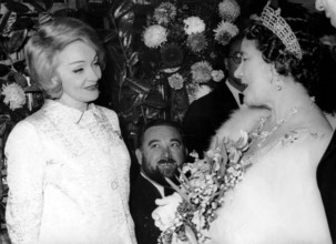 Marlene DIETRICH and Queen Mum