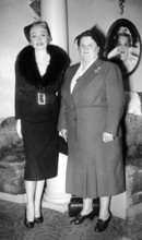 Marlene DIETRICH and Bessie BRADDOCK, 1955
