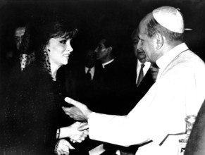 Gina LOLLOBRIGIDA and Pope Paul VI, 1967
