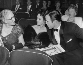 Celia MEREDITH and Marlon BRANDO during the Oscars