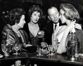 Vivien LEIGH, Kay KENDALL, Noel COWARD, Lauren BACALL