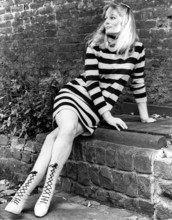 Rona NEWTON-JOHN