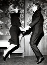 Peter KRAUS + Lil BABS dance 'Letkis'