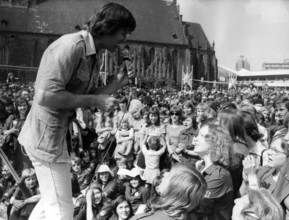 Dean REED, performance at the 'Festival of Youth' 1976