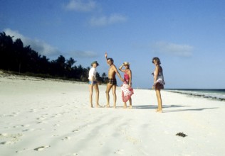 Walter GILLER with his family on vacation in Kenya, 1978
