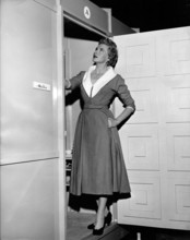 Deborah KERR in the doorway to her dressing room