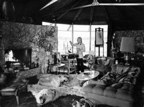 Kim NOVAK at home in her 'seagull nest'