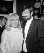 Kim NOVAK and Joel THOMAS