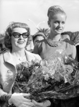 Bette DAVIS with her daughter Barbara DAVIS in Cannes, 1963