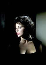 Joan COLLINS, portrait