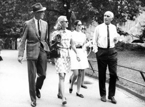 James STEWART and Bernhard GRZIMEK in the Frankfurt Zoo, 1968