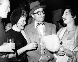 Van HEFLIN and James MASON with their wives