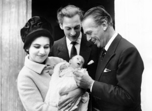 Daphne WESTON, her husband Mr. WESTON and Douglas FAIRBANKS Jr., 1961
