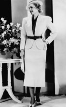 Joan FONTAINE presents fashion, 1937