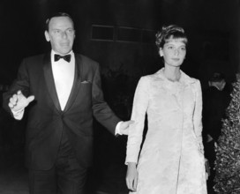 Frank SINATRA and Mia FARROW