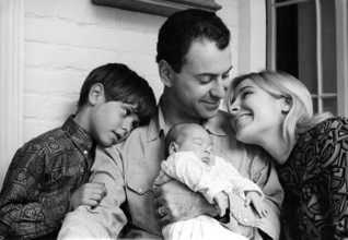 Alan ARKIN with wife Barbara and son Anthony