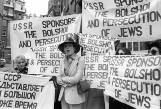 Diana RIGG with protesters, London 1974