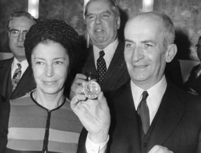 Louis de FUNES receives Medaille de Vermeil, 1971
