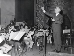 Louis de FUNES as conductor, 1970