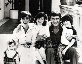 Vidal SASSOON with family 1974