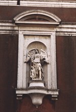 Cannaregio in Venice: sculpted detail of a facade.