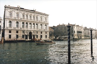 Le palais Grassi et le Grand Canal à Venise.