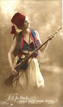Jeune femme soldat