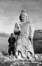 Statue de mandarin militaire, époque Ming (Tombeaux)