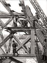 Travaux de la Tour Eiffel en Février 1888